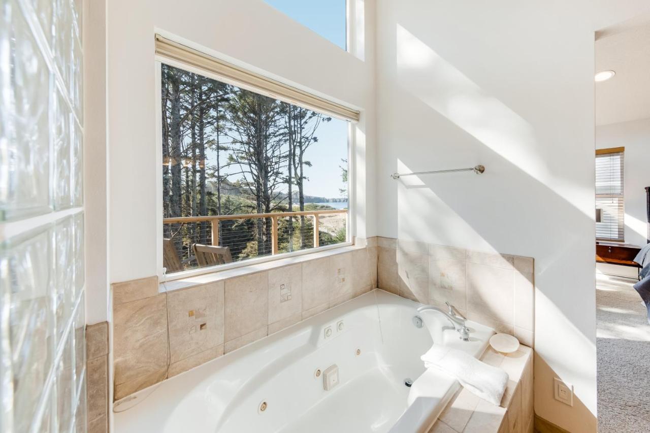 Yaquina Lighthouse View Beach Home Newport Kulesi Dış mekan fotoğraf